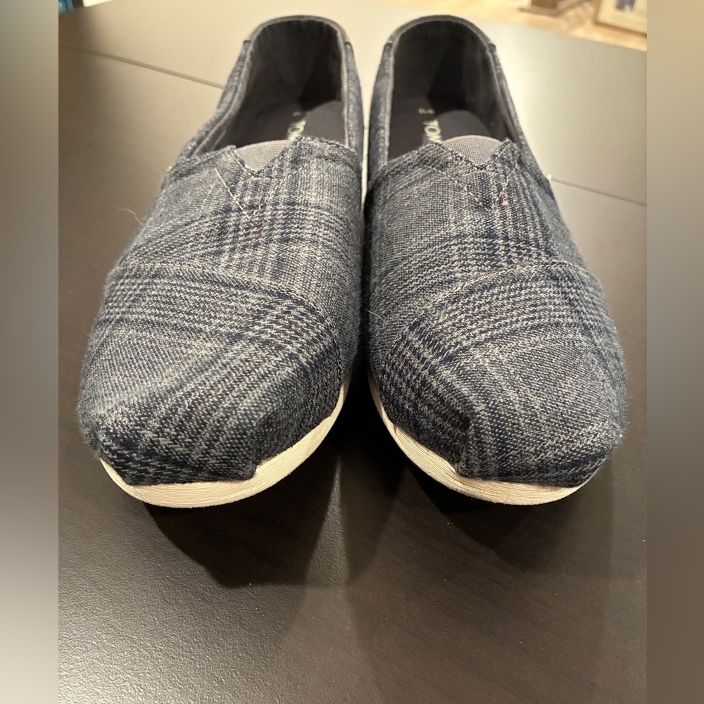 Tom’s Women’s 12 Plaid Slip-On Shoes- Grey/Blue-New without Box.